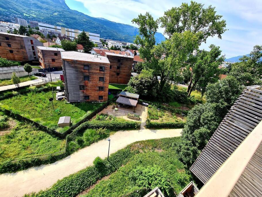 Grand Appartement Avec Vue Magnifique - Vercors - Une Experience Unique - Wifi Gratuit Grenoble Dış mekan fotoğraf